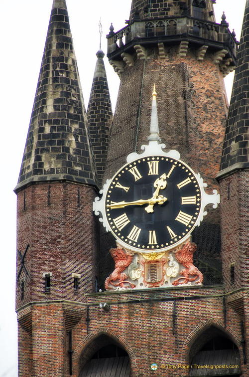 Clock tower of the Oude Kerk